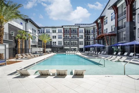 Apartment in Land O' Lakes, Florida 2 bedrooms, 118.64 sq.m. № 1900219 - photo 1