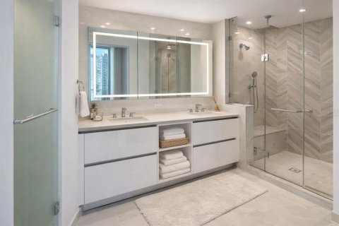 Condo in Saint Petersburg, Florida, 3 bedrooms № 2223804 - photo 13