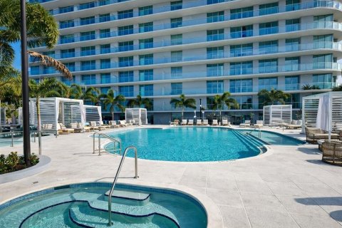 Condo in Saint Petersburg, Florida, 3 bedrooms № 2223804 - photo 30