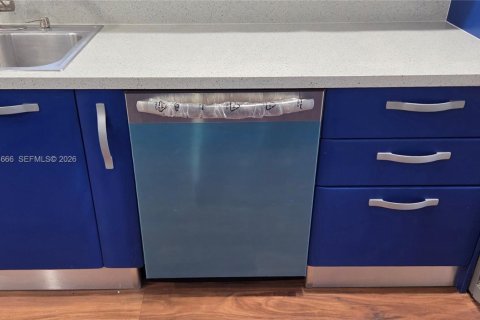 Villa ou maison à louer à Hollywood, Floride: 4 chambres, 228.91 m2 № 2010921 - photo 14