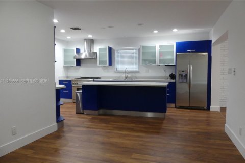 Villa ou maison à louer à Hollywood, Floride: 4 chambres, 228.91 m2 № 2010921 - photo 15