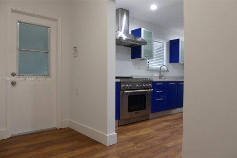 Villa ou maison à louer à Hollywood, Floride: 4 chambres, 228.91 m2 № 2010921 - photo 16