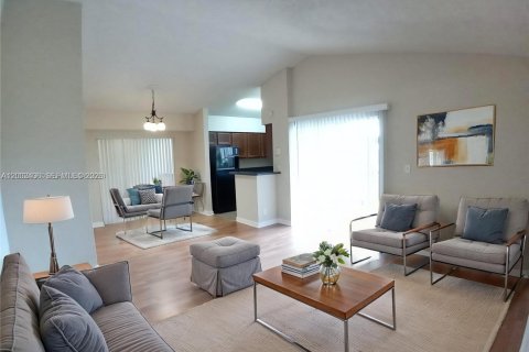 Condominio en venta en Tamarac, Florida, 2 dormitorios, 89 m2 № 2089667 - foto 5