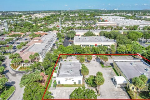 Commercial property in West Palm Beach, Florida № 1844170 - photo 23
