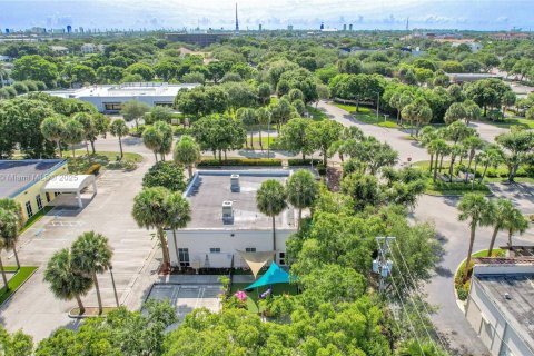 Commercial property in West Palm Beach, Florida № 1844170 - photo 30