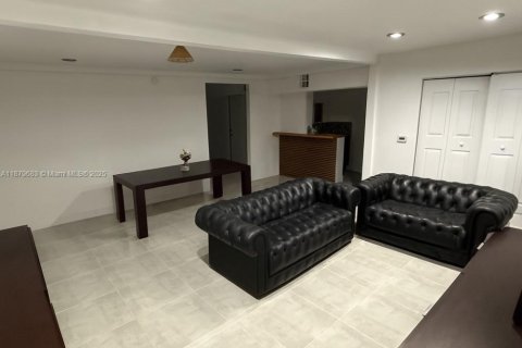 Купить виллу или дом в Майами, Флорида 3 спальни, 157.93м2, № 1932174 - фото 4