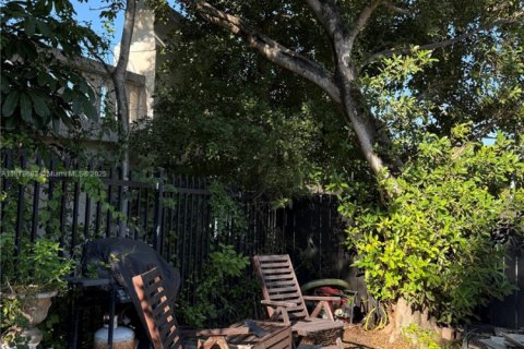 Купить виллу или дом в Майами, Флорида 3 спальни, 157.93м2, № 1932174 - фото 28