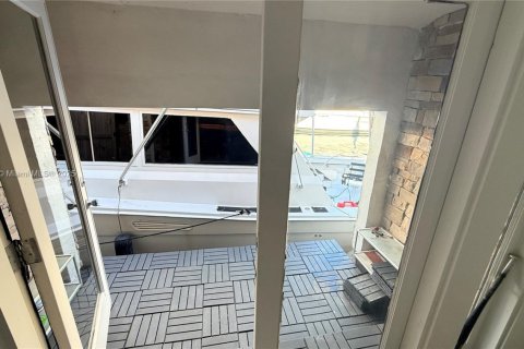 Купить виллу или дом в Майами, Флорида 3 спальни, 157.93м2, № 1932174 - фото 16