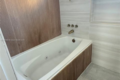 Купить виллу или дом в Майами, Флорида 3 спальни, 157.93м2, № 1932174 - фото 21