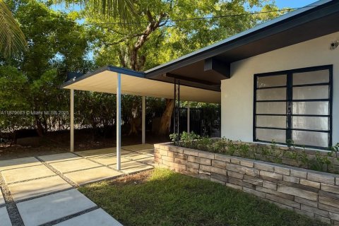 Купить виллу или дом в Майами, Флорида 3 спальни, 157.93м2, № 1932174 - фото 2