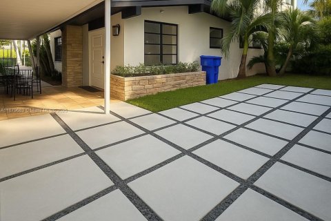 Купить виллу или дом в Майами, Флорида 3 спальни, 157.93м2, № 1932174 - фото 1