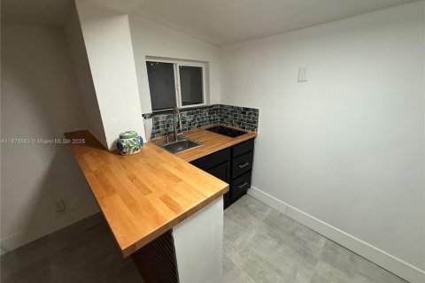 Купить виллу или дом в Майами, Флорида 3 спальни, 157.93м2, № 1932174 - фото 10