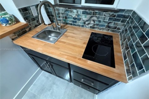 Купить виллу или дом в Майами, Флорида 3 спальни, 157.93м2, № 1932174 - фото 11