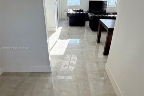 Купить виллу или дом в Майами, Флорида 3 спальни, 157.93м2, № 1932174 - фото 24