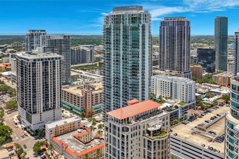 Condo in Saint Petersburg, Florida, 2 bedrooms № 2098265 - photo 6