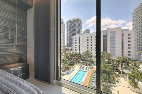 Condo in Saint Petersburg, Florida, 2 bedrooms № 2098265 - photo 19