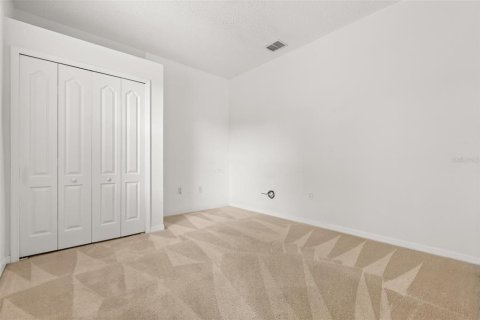 House in Orlando, Florida 4 bedrooms, 173.26 sq.m. № 2201667 - photo 19