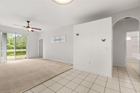 House in Orlando, Florida 4 bedrooms, 173.26 sq.m. № 2201667 - photo 9