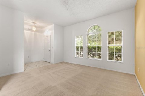 House in Orlando, Florida 4 bedrooms, 173.26 sq.m. № 2201667 - photo 7