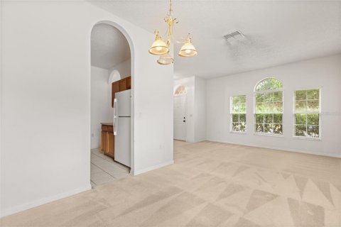 House in Orlando, Florida 4 bedrooms, 173.26 sq.m. № 2201667 - photo 10