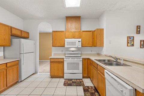 House in Orlando, Florida 4 bedrooms, 173.26 sq.m. № 2201667 - photo 15