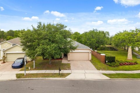 House in Orlando, Florida 4 bedrooms, 173.26 sq.m. № 2201667 - photo 3
