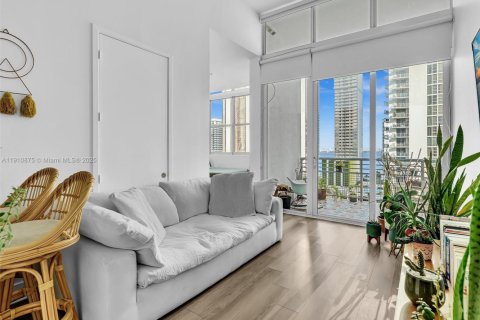 Condominio en alquiler en Miami, Florida, 1 dormitorio, 62.99 m2 № 1967365 - foto 19
