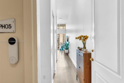 Condominio en alquiler en Miami, Florida, 1 dormitorio, 62.99 m2 № 1967365 - foto 6