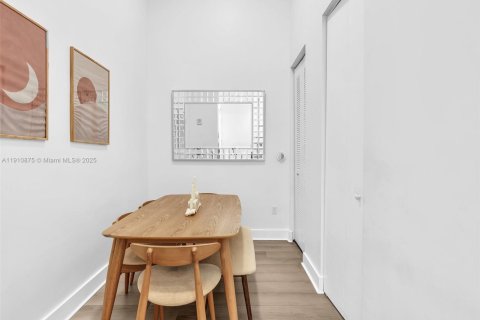 Condominio en alquiler en Miami, Florida, 1 dormitorio, 62.99 m2 № 1967365 - foto 4