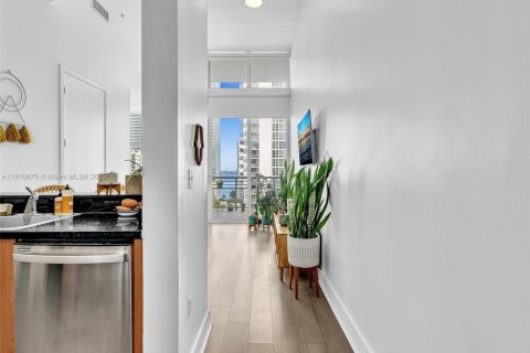 Condominio en alquiler en Miami, Florida, 1 dormitorio, 62.99 m2 № 1967365 - foto 11