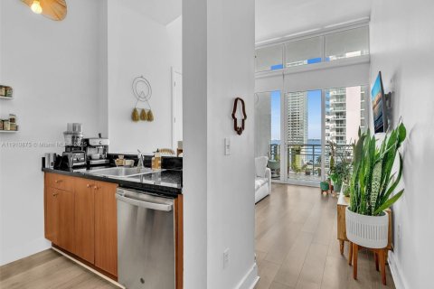 Condominio en alquiler en Miami, Florida, 1 dormitorio, 62.99 m2 № 1967365 - foto 2