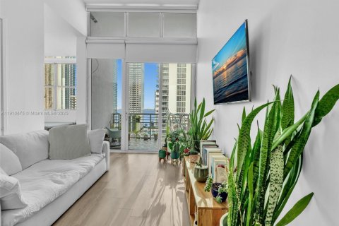 Condominio en alquiler en Miami, Florida, 1 dormitorio, 62.99 m2 № 1967365 - foto 18