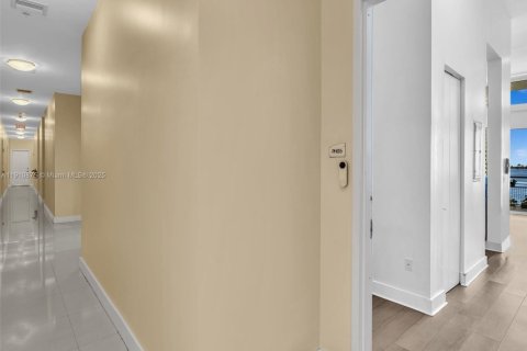 Condominio en alquiler en Miami, Florida, 1 dormitorio, 62.99 m2 № 1967365 - foto 7