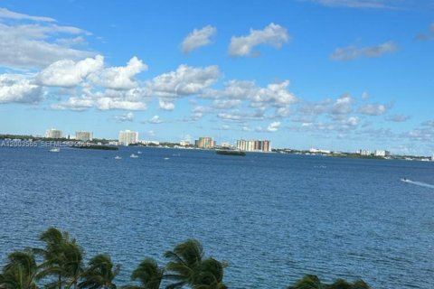 Condominio en North Bay Village, Florida, 1 dormitorio  № 2069139