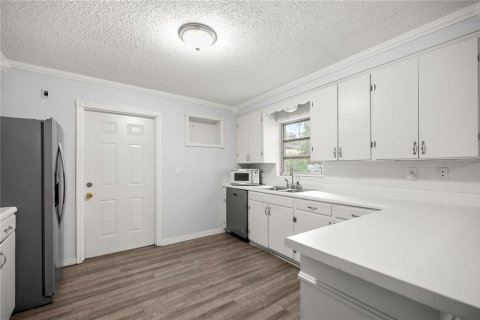 House in Ocala, Florida 3 bedrooms, 171.68 sq.m. № 1616313 - photo 9