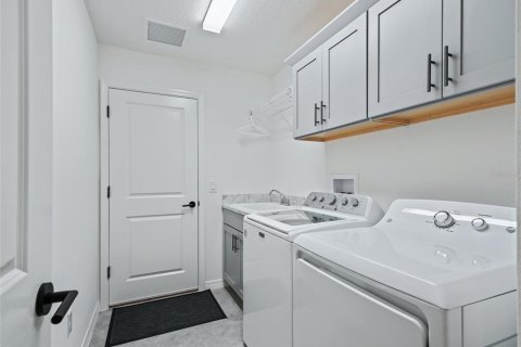 Casa en alquiler en The Villages, Florida, 3 dormitorios, 191.38 m2 № 1835207 - foto 24