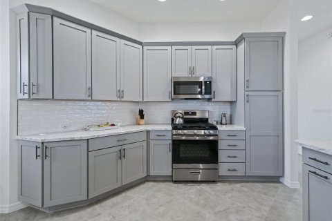 Casa en alquiler en The Villages, Florida, 3 dormitorios, 191.38 m2 № 1835207 - foto 6