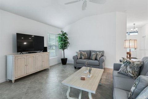 Casa en alquiler en The Villages, Florida, 3 dormitorios, 191.38 m2 № 1835207 - foto 12