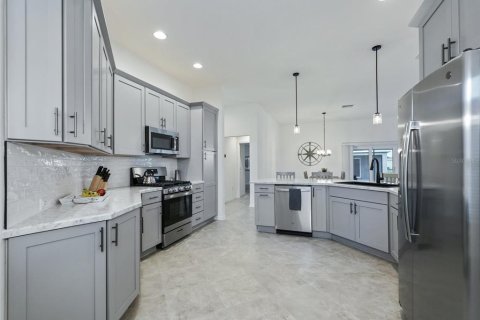 Casa en alquiler en The Villages, Florida, 3 dormitorios, 191.38 m2 № 1835207 - foto 8