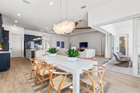 House in BEACHWALK BY MANASOTA KEY in Englewood, Florida 3 bedrooms, 233.46 sq.m. № 2393637 - photo 6