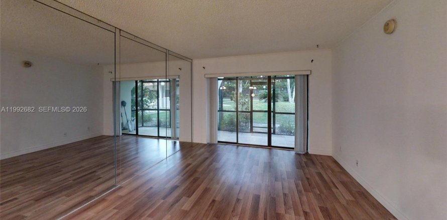 Condominio en Plantation, Florida, 2 dormitorios  № 2062922