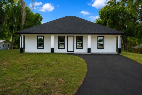 House in Okeechobee, Florida 3 bedrooms, 130.06 sq.m. № 2127460
