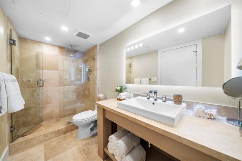 Condo in Miami Beach, Florida, 2 bedrooms  № 2022949 - photo 20