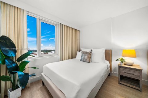 Condo in Miami Beach, Florida, 2 bedrooms  № 2022949 - photo 27