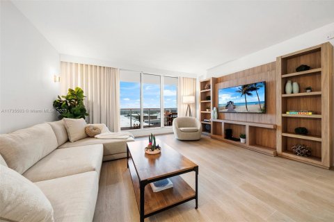 Condo in Miami Beach, Florida, 2 bedrooms  № 2022949