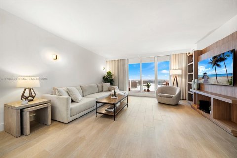 Condo in Miami Beach, Florida, 2 bedrooms  № 2022949 - photo 7