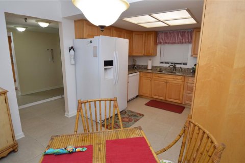 Condominio en alquiler en Indian Rocks Beach, Florida, 2 dormitorios, 125.42 m2 № 252194 - foto 21
