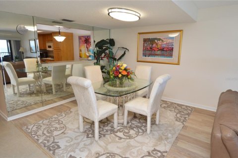 Condominio en alquiler en Indian Rocks Beach, Florida, 2 dormitorios, 125.42 m2 № 252194 - foto 19