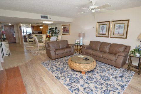 Condominio en alquiler en Indian Rocks Beach, Florida, 2 dormitorios, 125.42 m2 № 252194 - foto 18