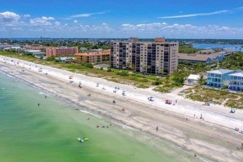 Condominio en alquiler en Indian Rocks Beach, Florida, 2 dormitorios, 125.42 m2 № 252194 - foto 4